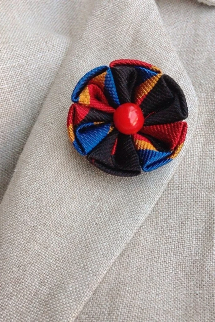Fold Neckties Into Fabric Brooches