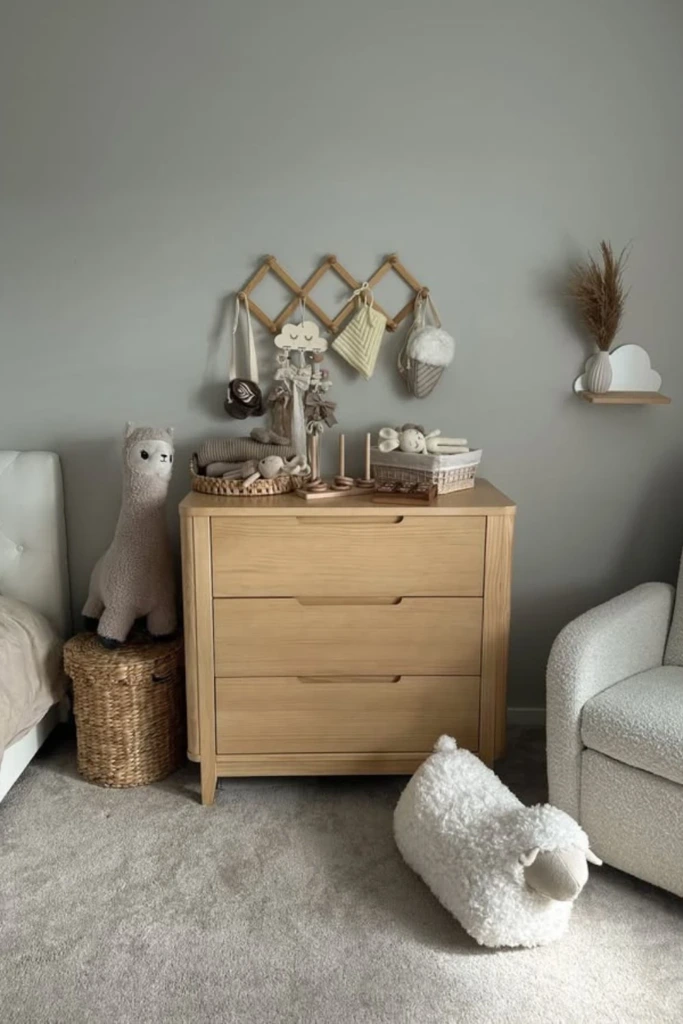 Neutral Display Top