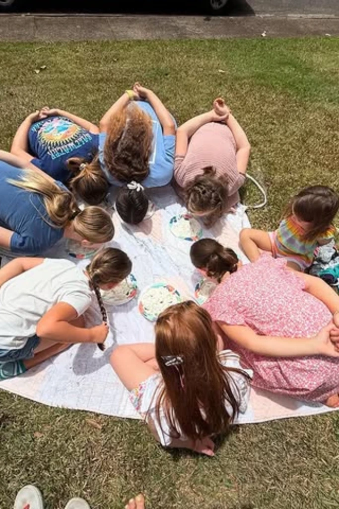 Human Knot Circle