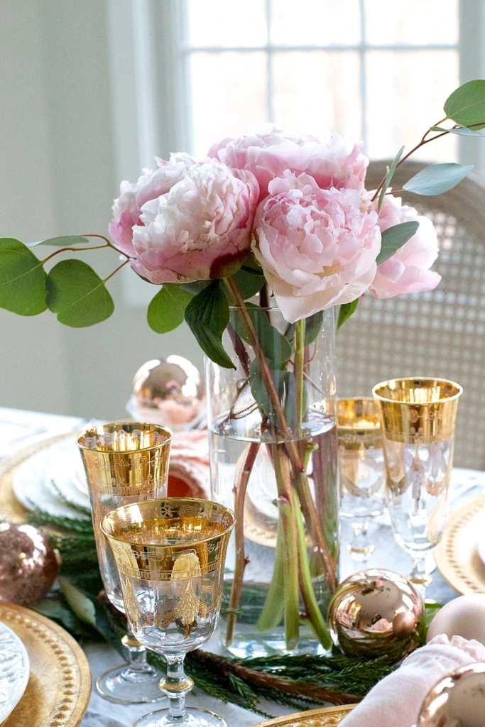 20. Gold and Pink Theme