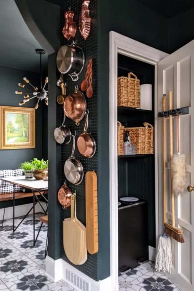 Vertical Pan Storage