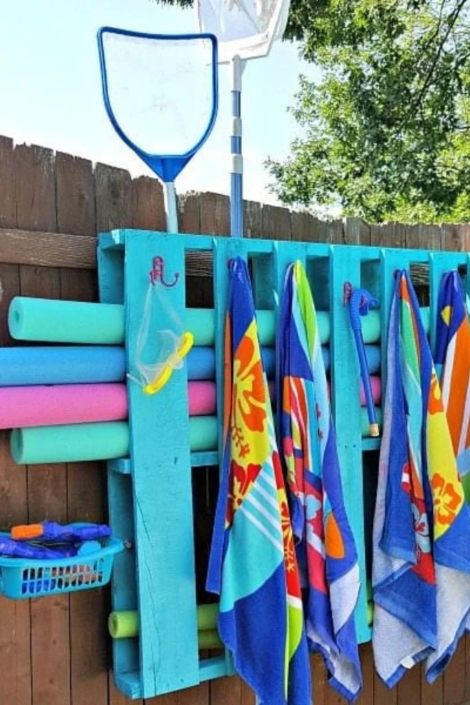 Pallet Towel Rack