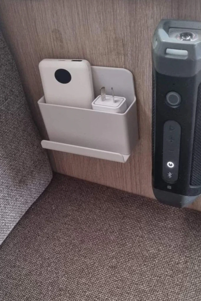 Wall-Mounted Pocket