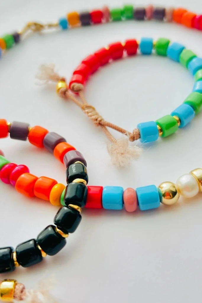 Mix Bold Beads with Simple String