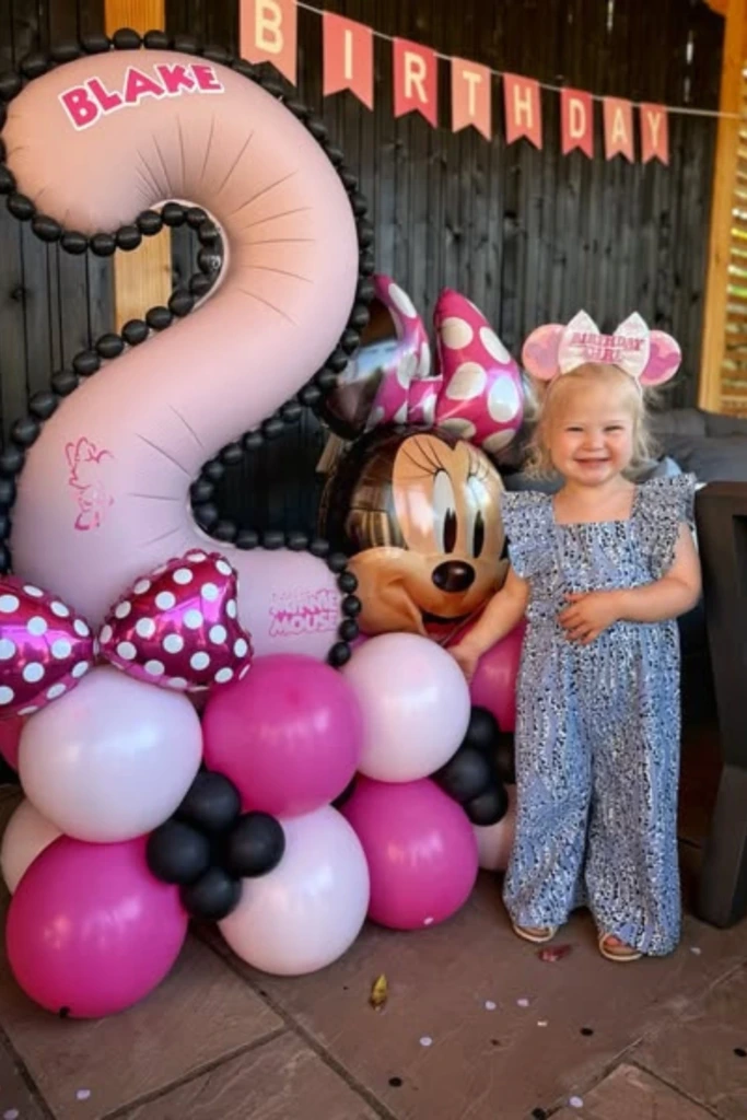 Minnie Mouse Balloon Sculpture