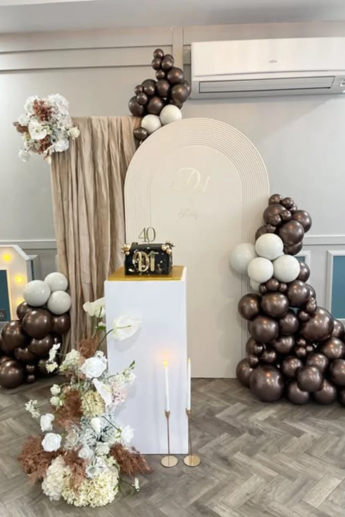 Mocha & Cream Minimal Arch