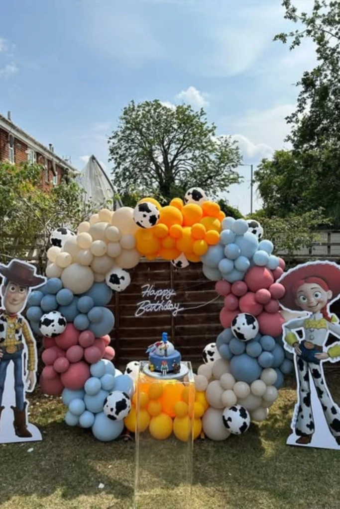 Balloon Circle Cake Backdrop