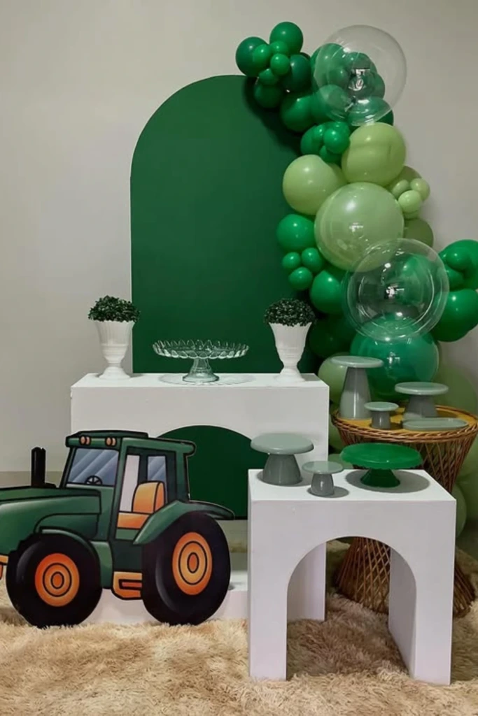 Minimal Green Look