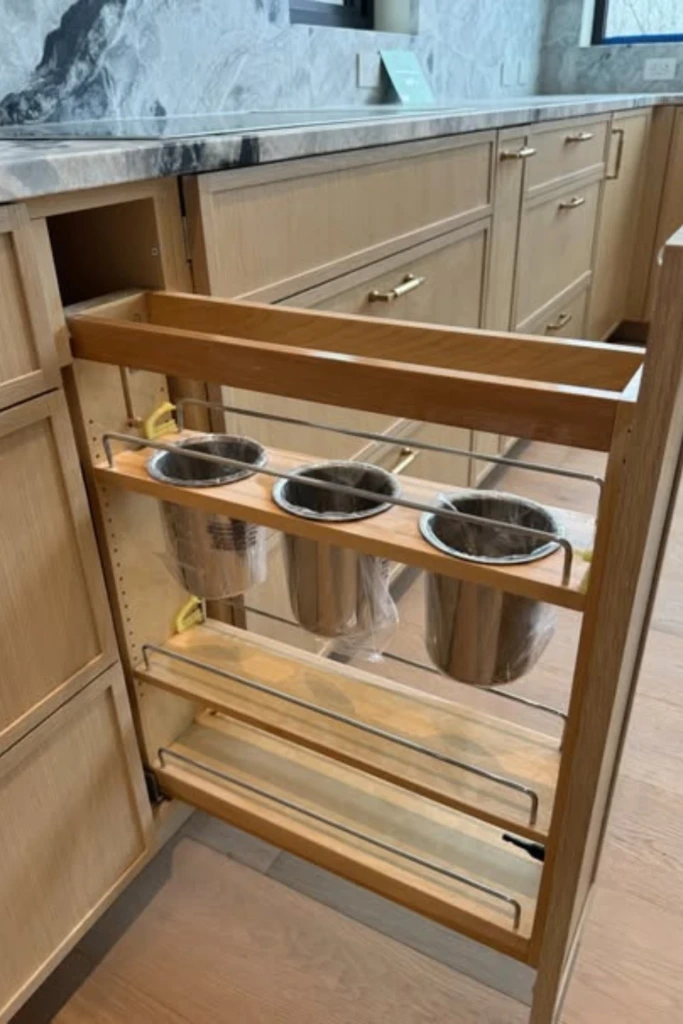 Recycling Center Pull-Out
