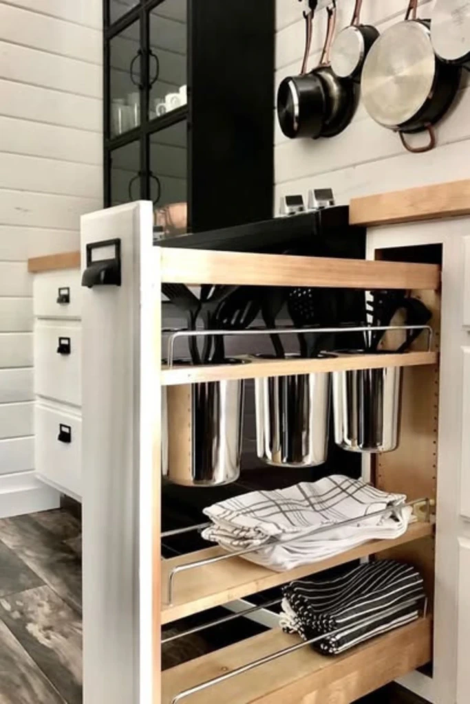 Vertical Pull-Out Storage