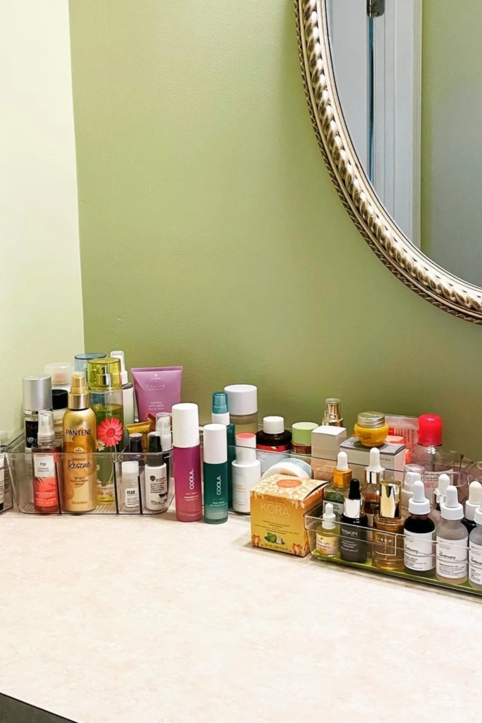 L-Shaped Counter Tray Layout