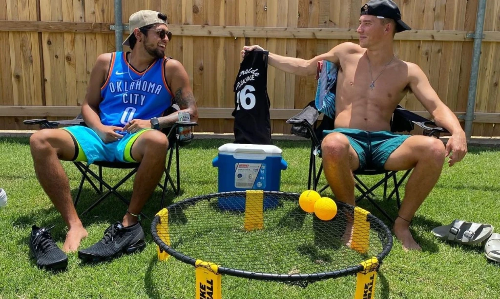 A Quick Crowd-Pleaser: Spikeball