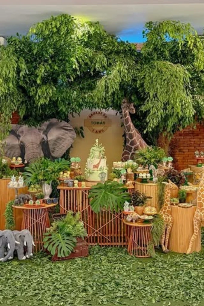 Jungle Table Display