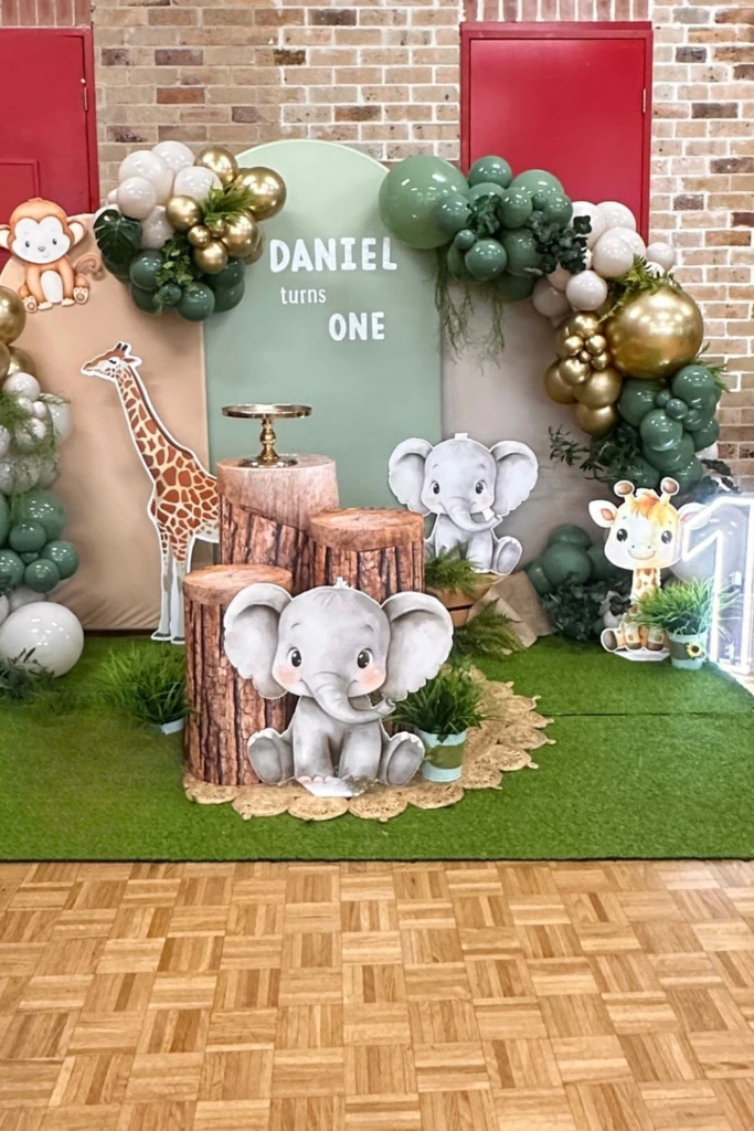 Woodland Cake Stage